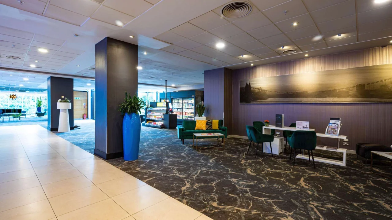 Novotel London West